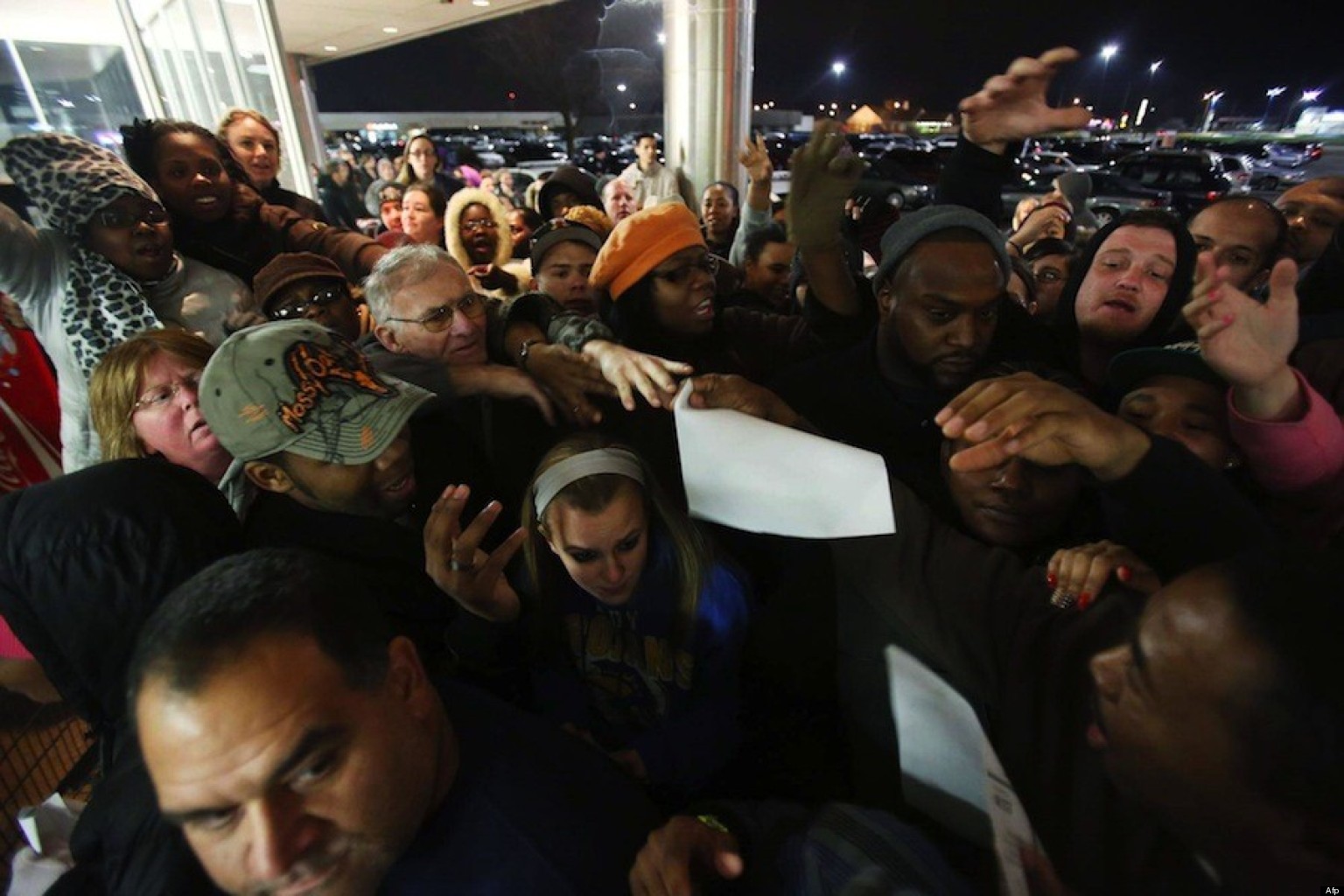 Major Retailers Begin Black Friday Sales Thanksgiving Night